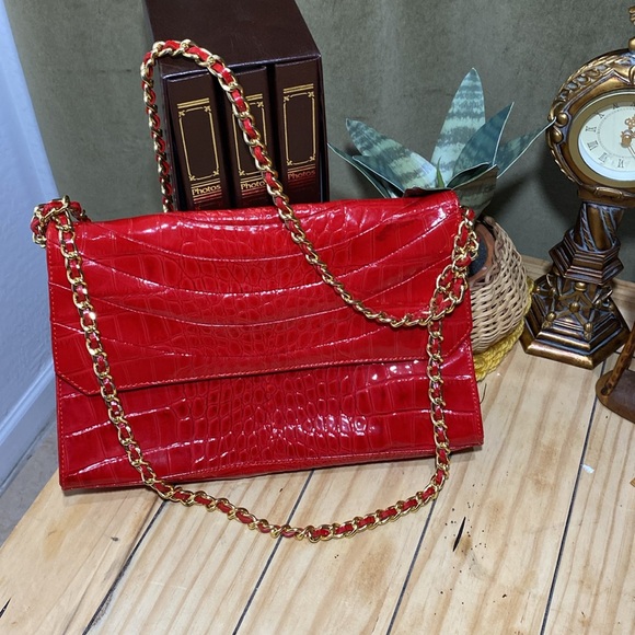 Saks’s Fifth Ave patent leather crocodile style purse - Picture 8 of 11